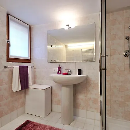 Rialto Deluxe Apartment *